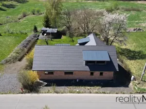 Prodej rodinného domu, Rovensko pod Troskami, 252 m2