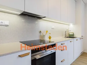 Pronájem bytu 2+kk, Praha - Holešovice, U Pergamenky, 55 m2