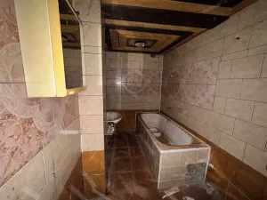 Dražba chaty, Zahrádky, 260 m2