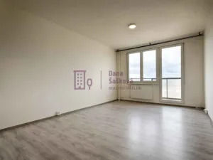 Pronájem bytu 2+kk, Jindřichův Hradec - Jindřichův Hradec III, sídliště Vajgar, 45 m2