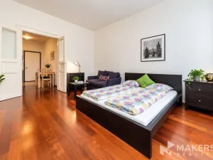 Prodej ubytování, Praha - Smíchov, Plzeňská, 70 m2