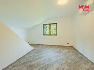 Prodej rodinného domu, Hradečno, 198 m2