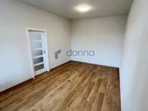 Pronájem bytu 2+kk, Praha, U vysočanského pivovaru, 40 m2