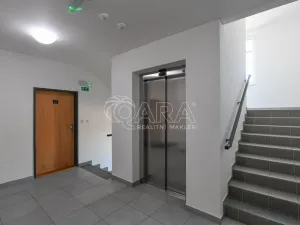 Pronájem bytu 1+kk, Benešov, 102. pluku, 32 m2
