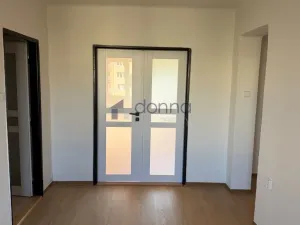 Pronájem bytu 4+1, Praha, Hrusická, 75 m2