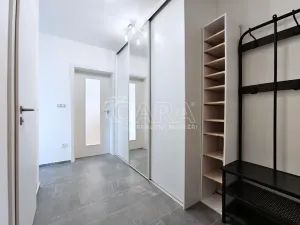 Pronájem bytu 2+1, Praha - Malešice, Káranská, 53 m2