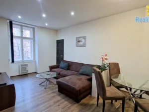 Pronájem bytu 2+kk, Praha - Vršovice, Moskevská, 46 m2