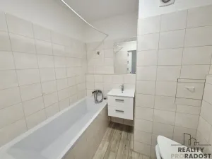 Pronájem bytu 1+kk, Třinec, Lidická, 32 m2