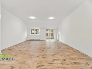 Pronájem bytu 1+1, Náchod, Masarykovo náměstí, 72 m2