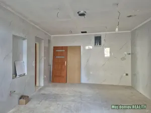 Pronájem restaurace, Žatec, Husitské náměstí, 300 m2