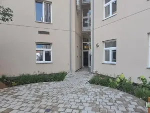Pronájem bytu 3+kk, Praha - Žižkov, Jeseniova, 64 m2