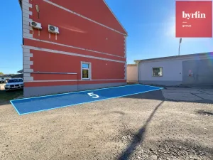 Pronájem garážového stání, Krnov, Lidická, 1200 m2