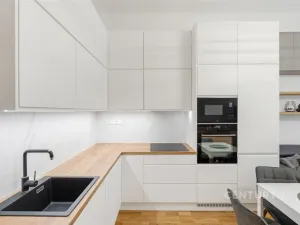 Pronájem bytu 1+kk, Praha - Bubeneč, Ovenecká, 34 m2
