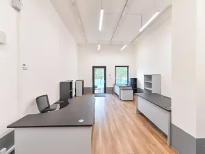 Pronájem kanceláře, Praha - Horní Počernice, Komárovská, 210 m2
