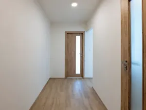 Prodej bytu 2+kk, Praha - Uhříněves, Přátelství, 39 m2