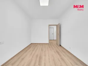 Pronájem bytu 2+kk, Pardubice - Ohrazenice, U Sportovní školy, 54 m2