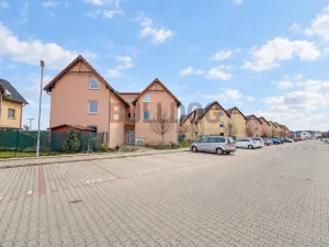 Prodej bytu 3+1, Nupaky, U Školky, 69 m2
