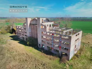 Prodej komerčního pozemku, Všestudy - Dušníky nad Vltavou, 42524 m2