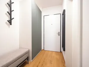 Pronájem bytu 1+kk, Praha - Horní Měcholupy, Milánská, 35 m2