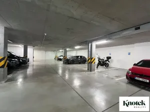 Pronájem garážového stání, Brno, Sedláčkova, 12 m2