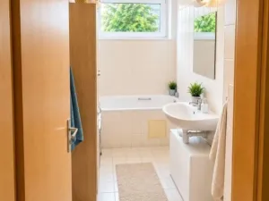 Pronájem bytu 2+kk, Praha - Suchdol, Internacionální, 52 m2