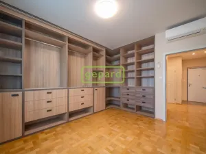 Prodej bytu 6+kk a větší, Praha, Učňovská, 190 m2