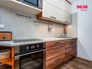 Prodej bytu 2+1, Hradec Králové - Nový Hradec Králové, třída Edvarda Beneše, 61 m2
