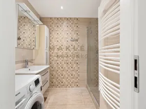 Prodej bytu 4+1, Praha - Kobylisy, Šimůnkova, 77 m2