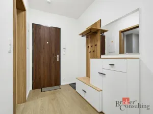 Pronájem bytu 2+kk, Hradec Králové, Na Střezině, 48 m2
