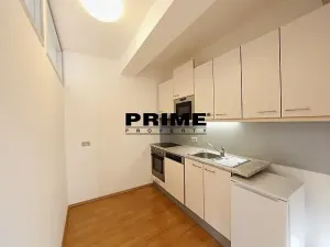 Pronájem kanceláře, Praha - Smíchov, Štefánikova, 82 m2