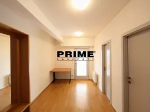 Pronájem kanceláře, Praha - Smíchov, Štefánikova, 82 m2