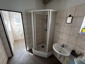 Pronájem výrobních prostor, Radhošť, 450 m2