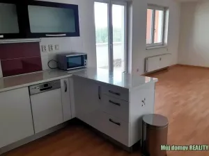 Pronájem bytu 2+kk, Praha - Záběhlice, Mattioliho, 56 m2