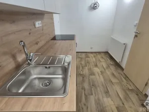 Pronájem bytu 1+1, Břeclav - Charvátská Nová Ves, SNP, 27 m2