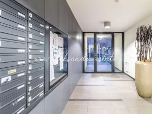 Pronájem bytu 2+kk, Praha - Libeň, V mezihoří, 58 m2