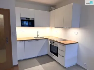 Pronájem bytu 2+kk, Praha - Vysočany, Pod Harfou, 53 m2