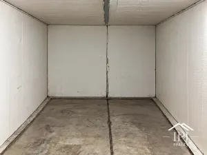 Pronájem garáže, Praha - Kobylisy, Famfulíkova, 19 m2