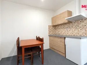 Pronájem bytu 1+kk, Lysá nad Labem, Poděbradova, 24 m2