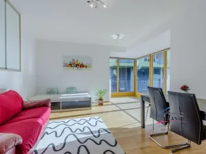 Prodej bytu 2+kk, Praha, Jeseniova, 55 m2