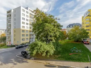 Prodej bytu 2+kk, Praha, Jeseniova, 55 m2