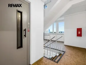 Prodej bytu 3+1, Praha - Prosek, Vysočanská, 82 m2