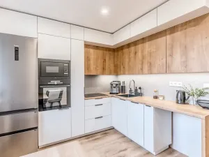 Prodej bytu 2+1, Karlovy Vary, Konečná, 63 m2