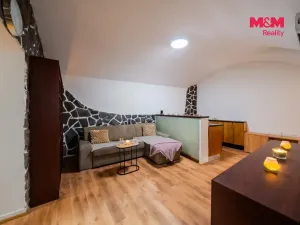 Prodej komerční nemovitosti, Slavkov u Brna, Koláčkovo náměstí, 99 m2