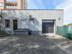 Prodej obchodního prostoru, Praha - Horní Počernice, Komárovská, 210 m2