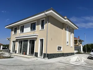 Prodej rodinného domu, Pomorie, Bulharsko, 220 m2
