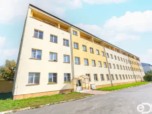 Prodej bytu 2+kk, Milovice, Topolová, 56 m2