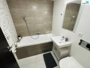 Pronájem bytu 2+kk, Praha - Kobylisy, Služská, 46 m2