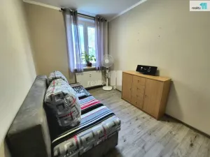 Prodej bytu 4+1, Aš, Dobrovského, 84 m2