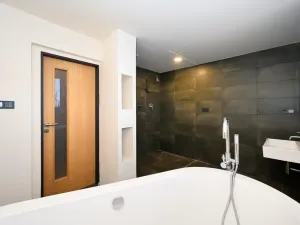 Pronájem vícegeneračního domu, Praha - Libeň, Na Jabloňce, 330 m2