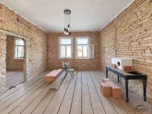 Prodej komerční nemovitosti, Chlumec nad Cidlinou, Klicperovo náměstí, 262 m2